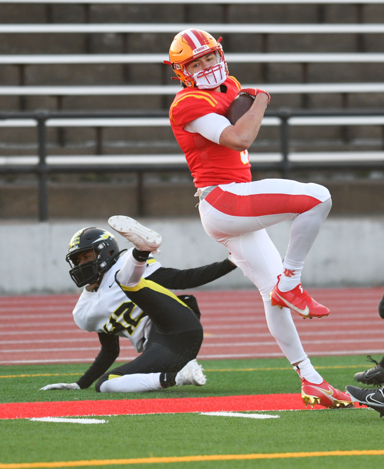 040221-qc-spt-galesburg-ri-foot-013